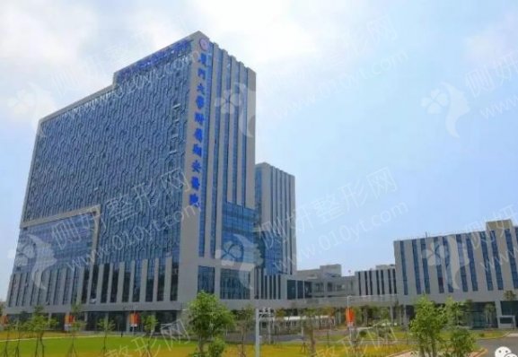 厦门大学附属翔安医院整形科隆胸