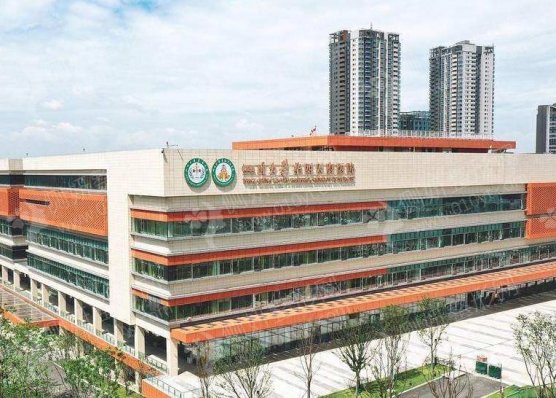 2022四川大学华西医院整形科去眼袋