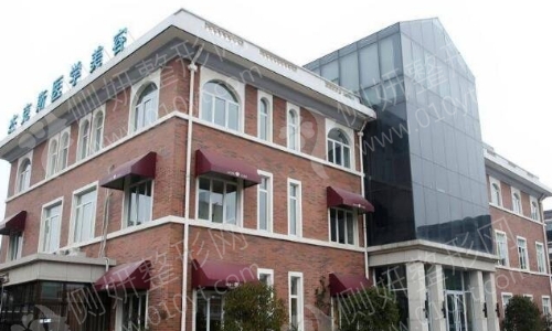 南京隆鼻前三名的整形医院