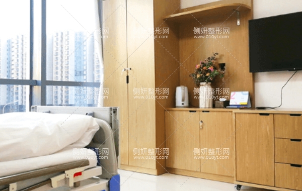 卓新华星整形医院